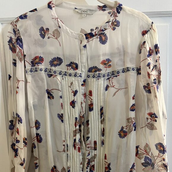 Spring Top - Picture 1 of 3